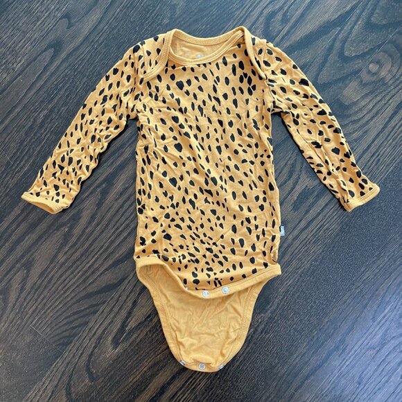 KYTE BABY Bamboo Long Sleeve Bodysuit - Marigold Cheetah - Onesie 6-12mo - Picture 2 of 8